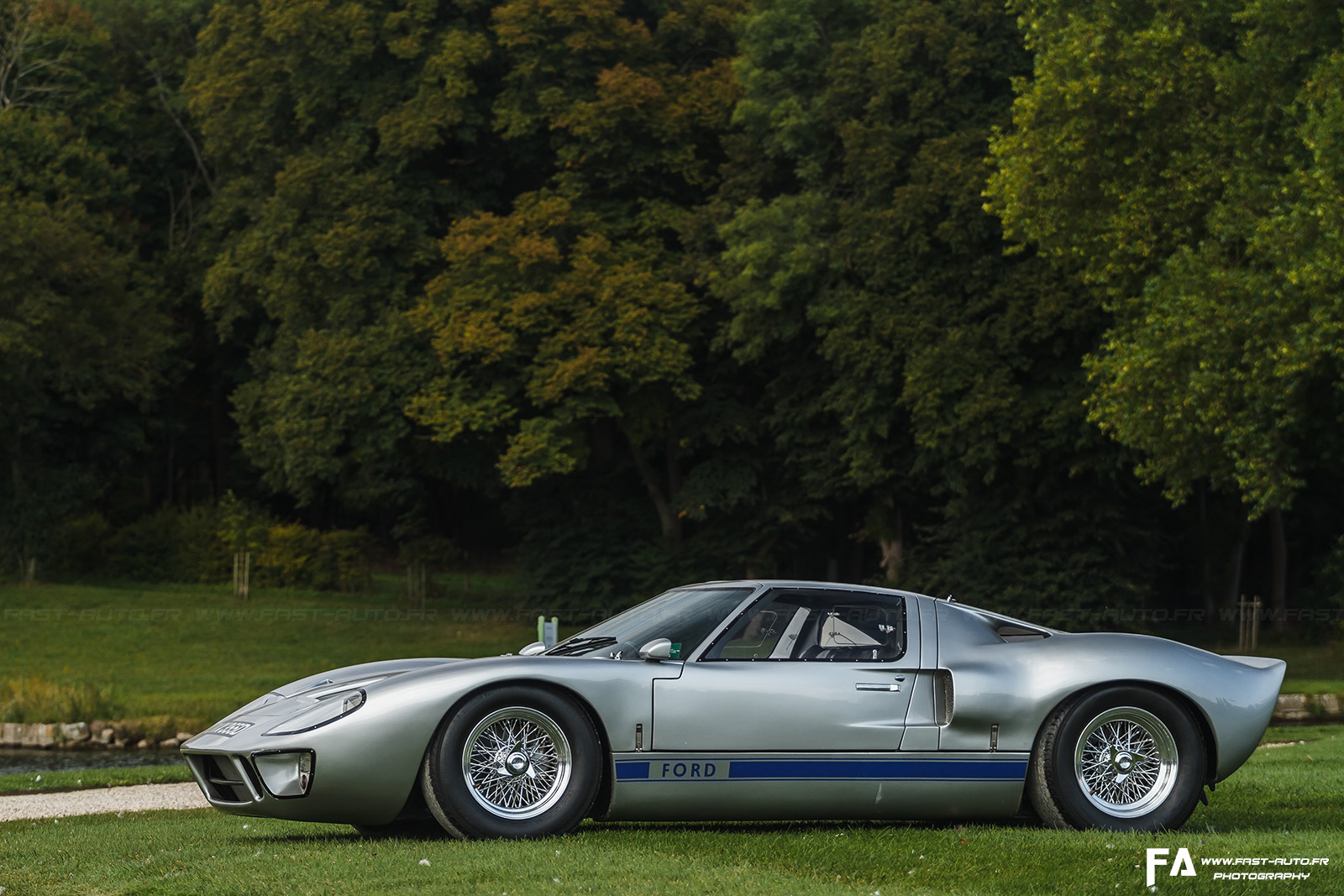 9-ford-gt40-concours-chantilly.jpg